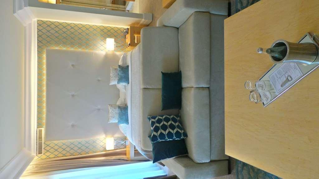 Hotel & Spa Le Pavillon Charbonnières-les-Bains Удобства снимка