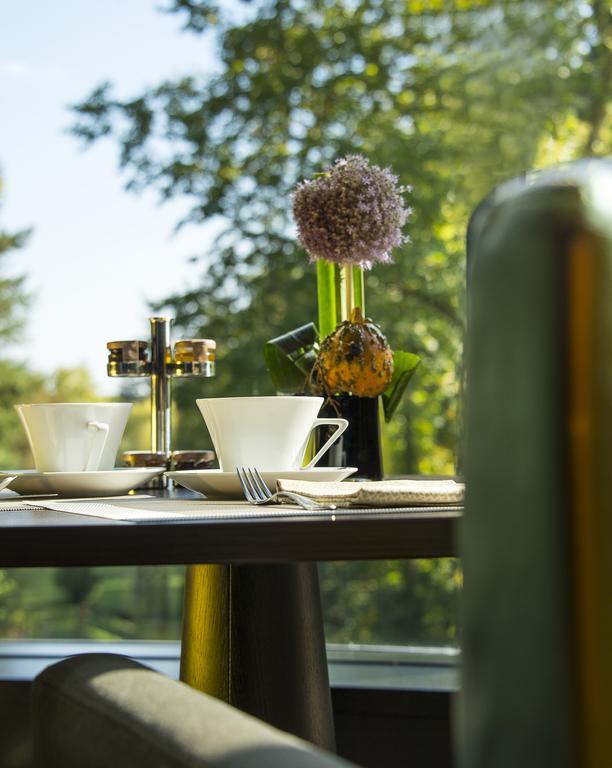 Hotel & Spa Le Pavillon Charbonnières-les-Bains Екстериор снимка