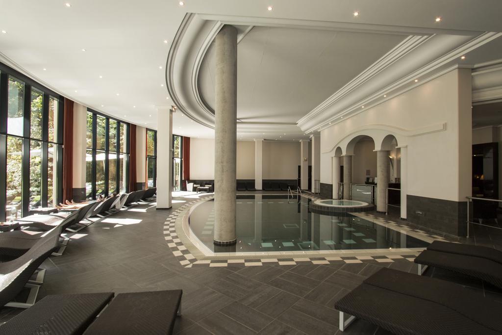 Hotel & Spa Le Pavillon Charbonnières-les-Bains Екстериор снимка