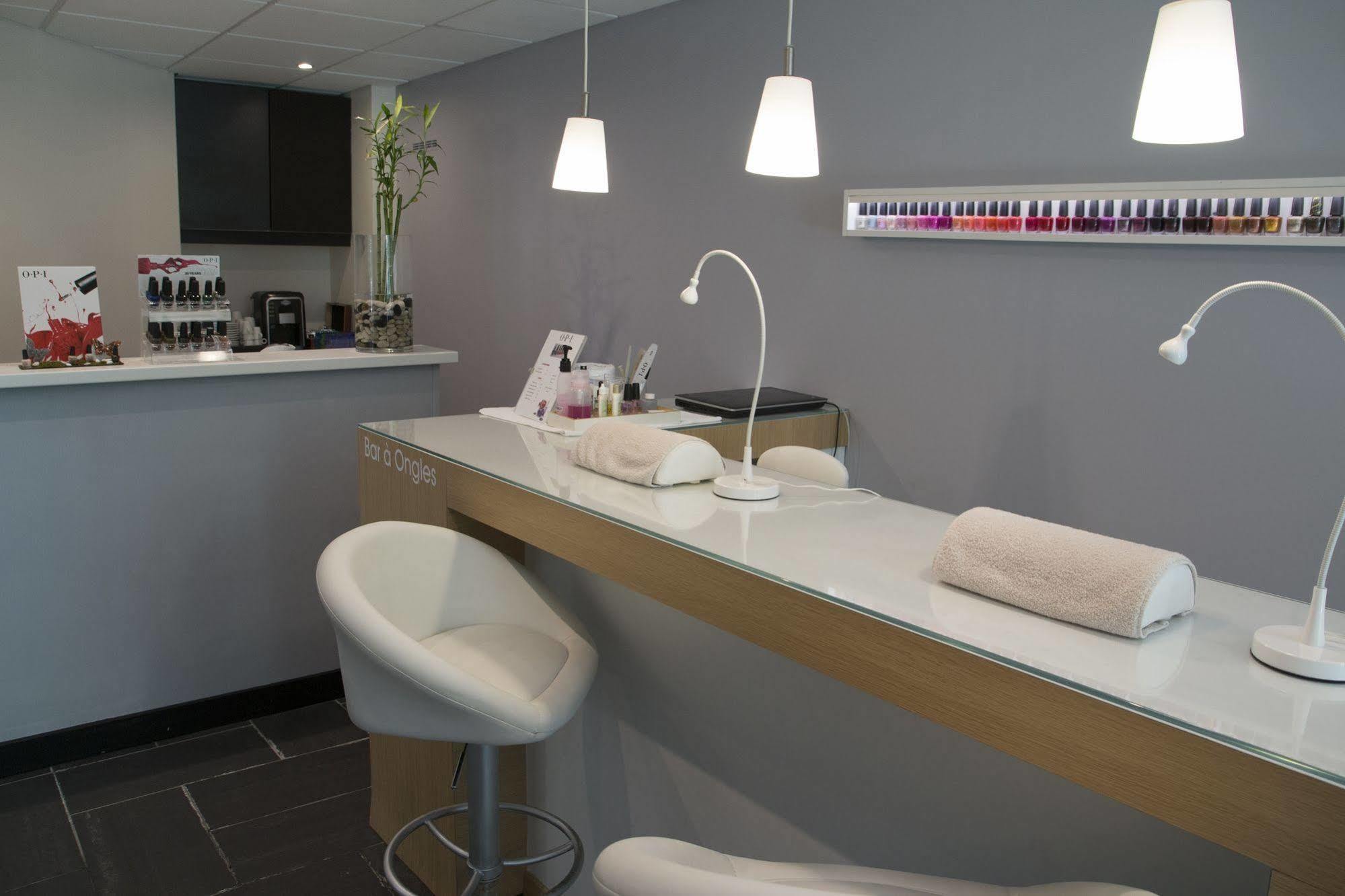 Hotel & Spa Le Pavillon Charbonnières-les-Bains Екстериор снимка