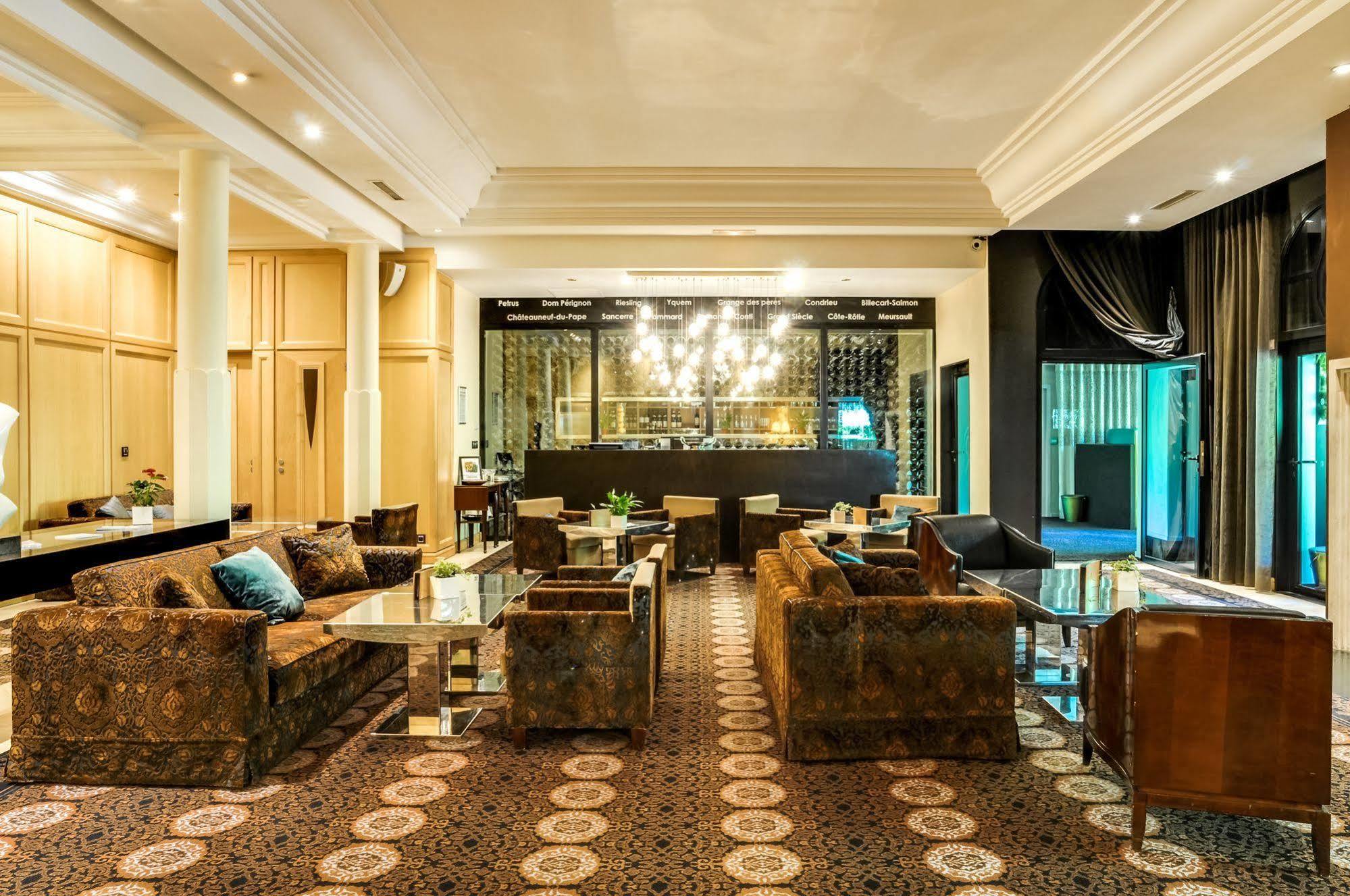 Hotel & Spa Le Pavillon Charbonnières-les-Bains Екстериор снимка