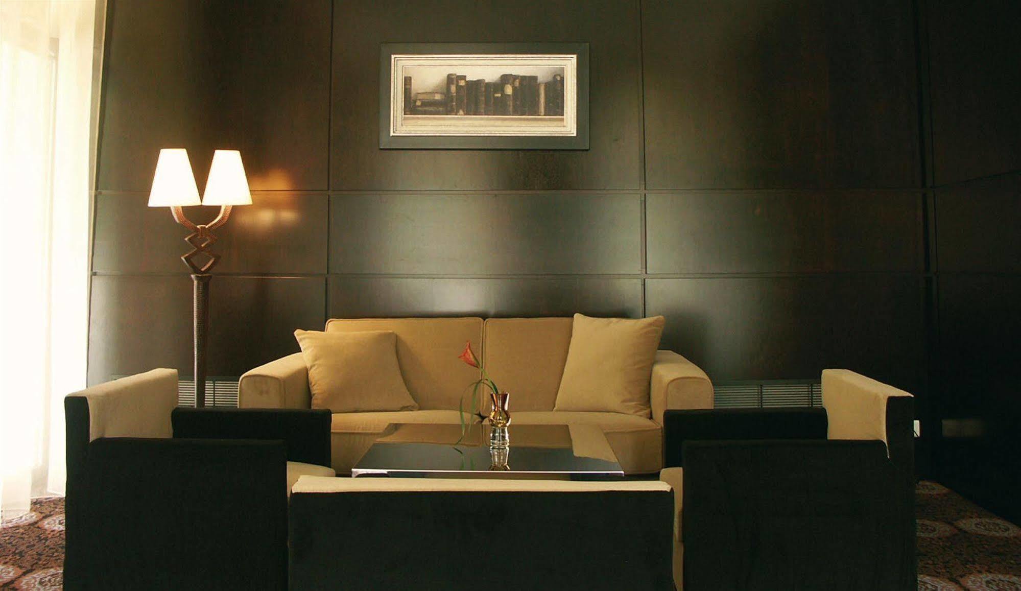 Hotel & Spa Le Pavillon Charbonnières-les-Bains Екстериор снимка