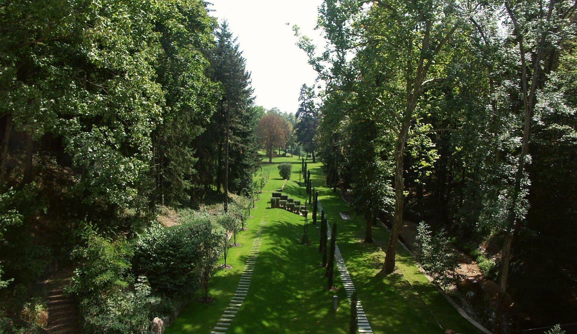 Hotel & Spa Le Pavillon Charbonnières-les-Bains Екстериор снимка