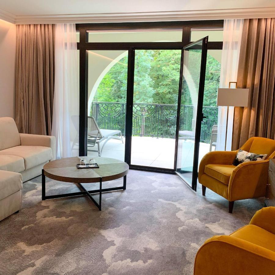 Hotel & Spa Le Pavillon Charbonnières-les-Bains Екстериор снимка