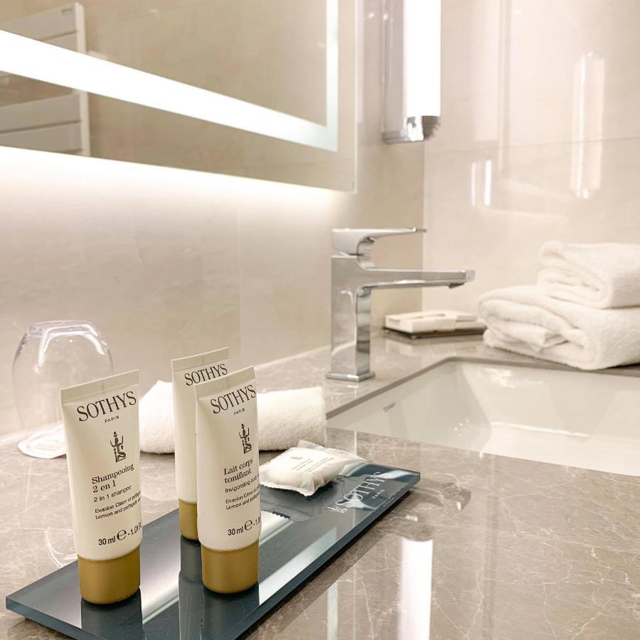 Hotel & Spa Le Pavillon Charbonnières-les-Bains Екстериор снимка